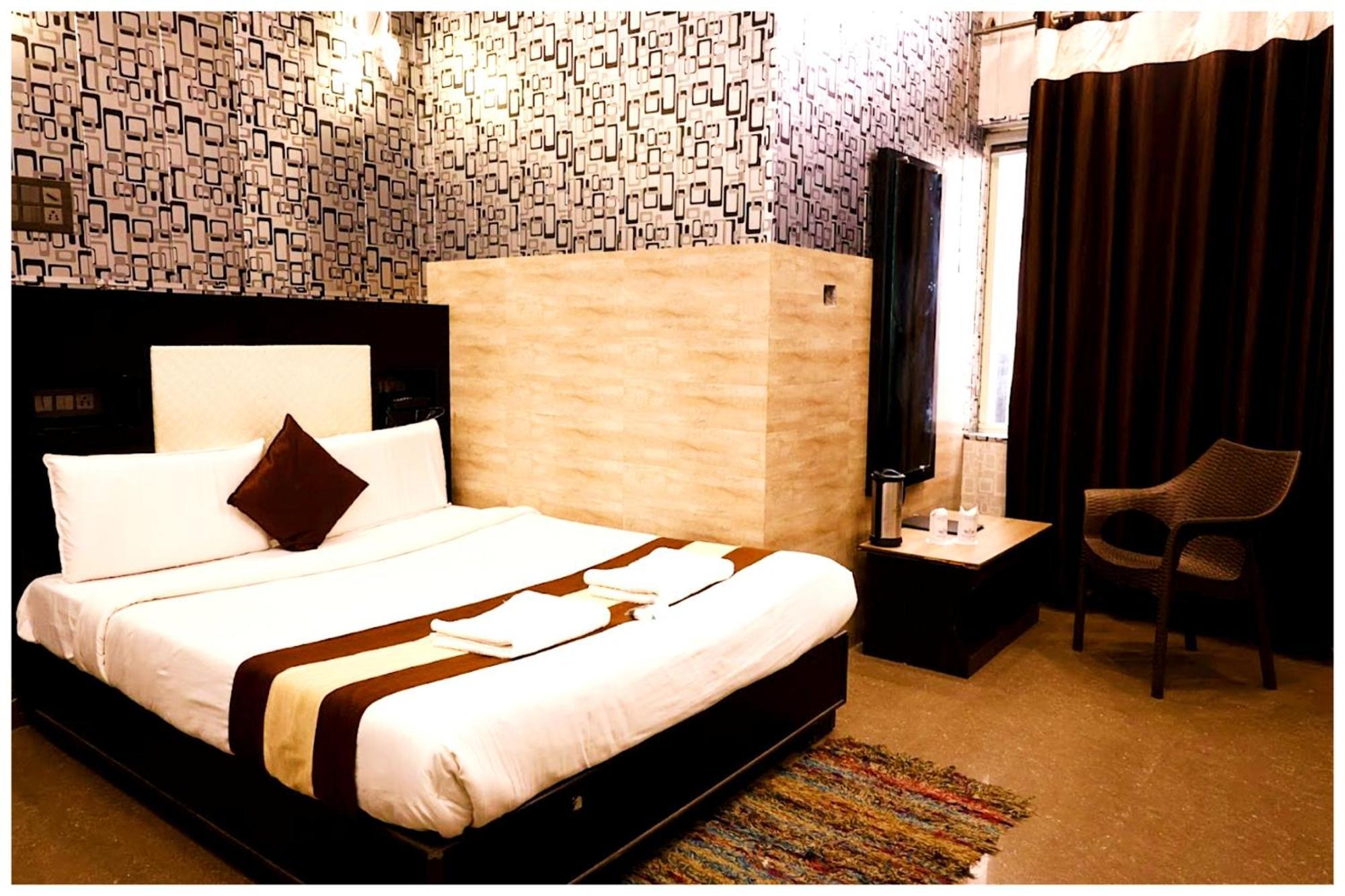 Grg Pardesi Hotel Haridwār Exteriör bild