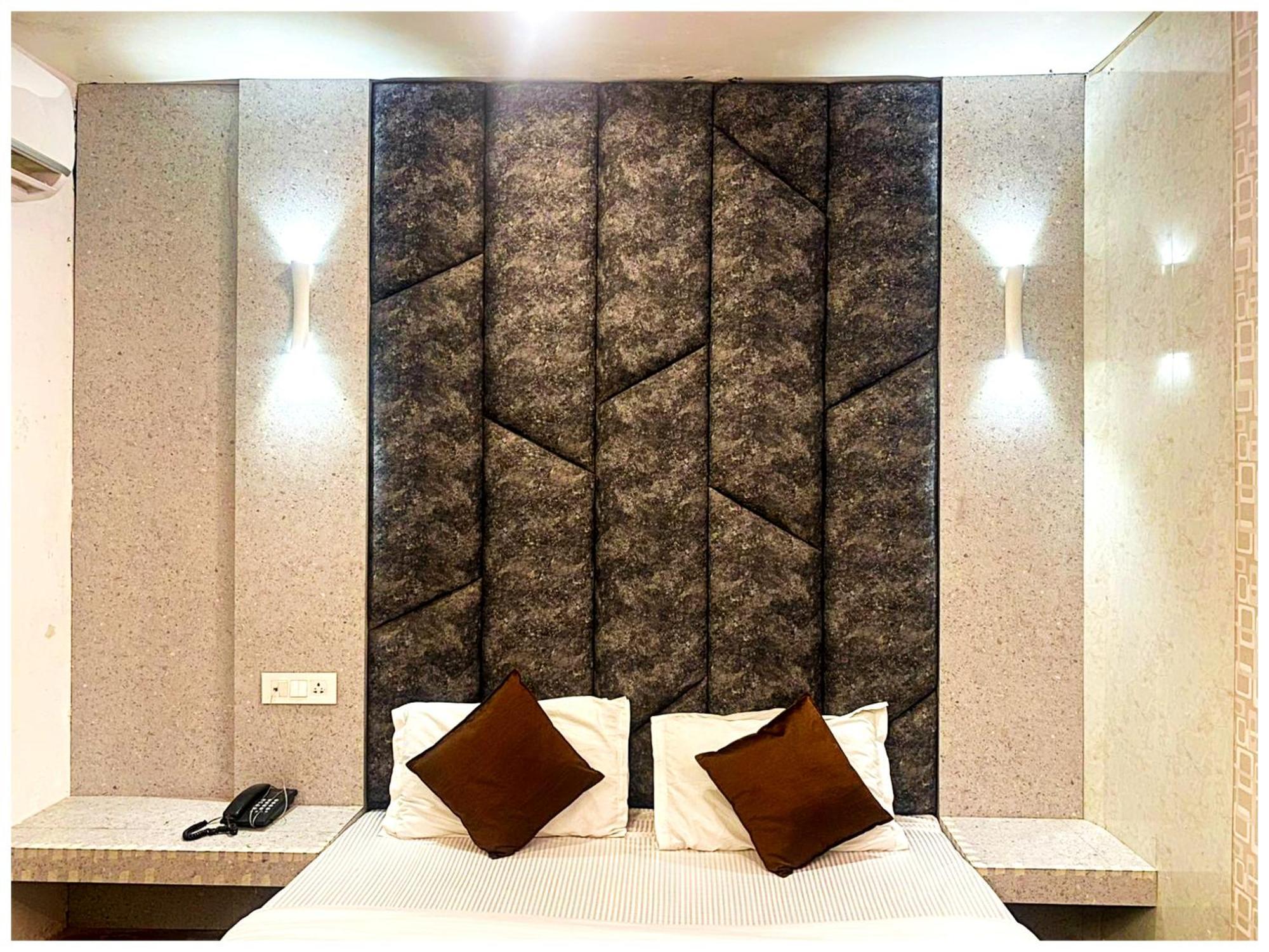 Grg Pardesi Hotel Haridwār Exteriör bild