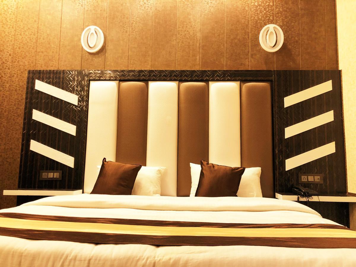 Grg Pardesi Hotel Haridwār Exteriör bild