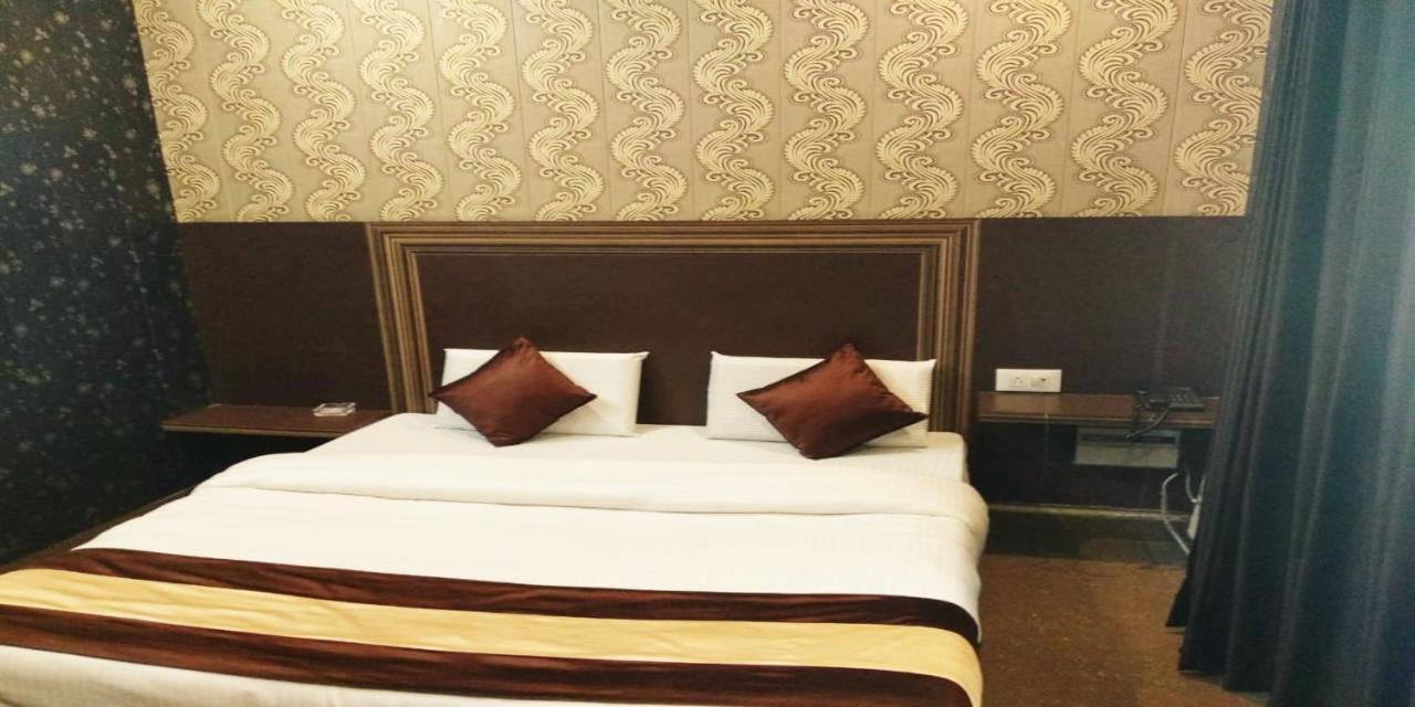 Grg Pardesi Hotel Haridwār Exteriör bild