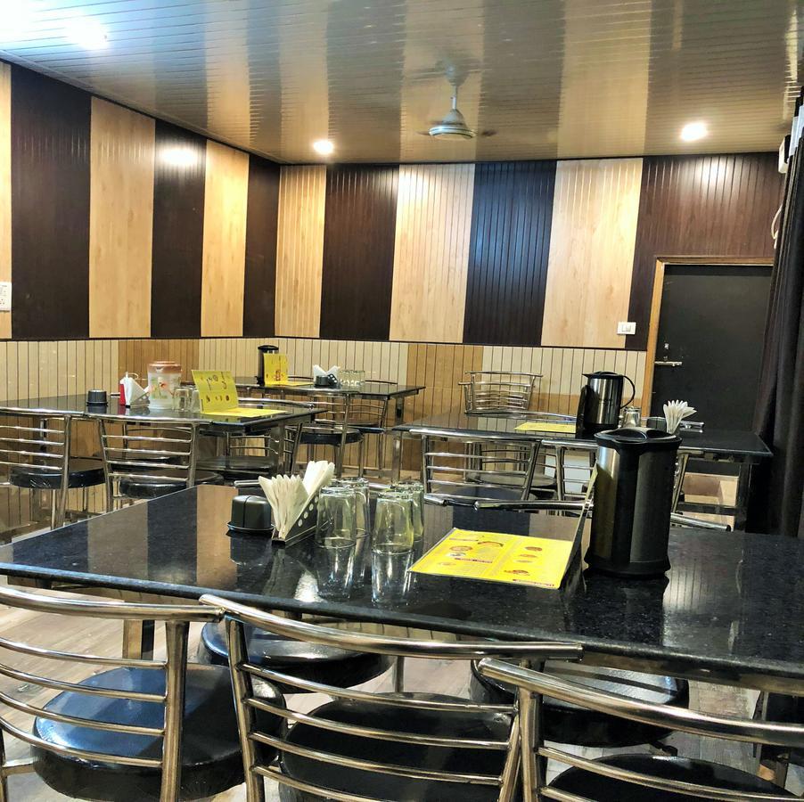 Grg Pardesi Hotel Haridwār Exteriör bild