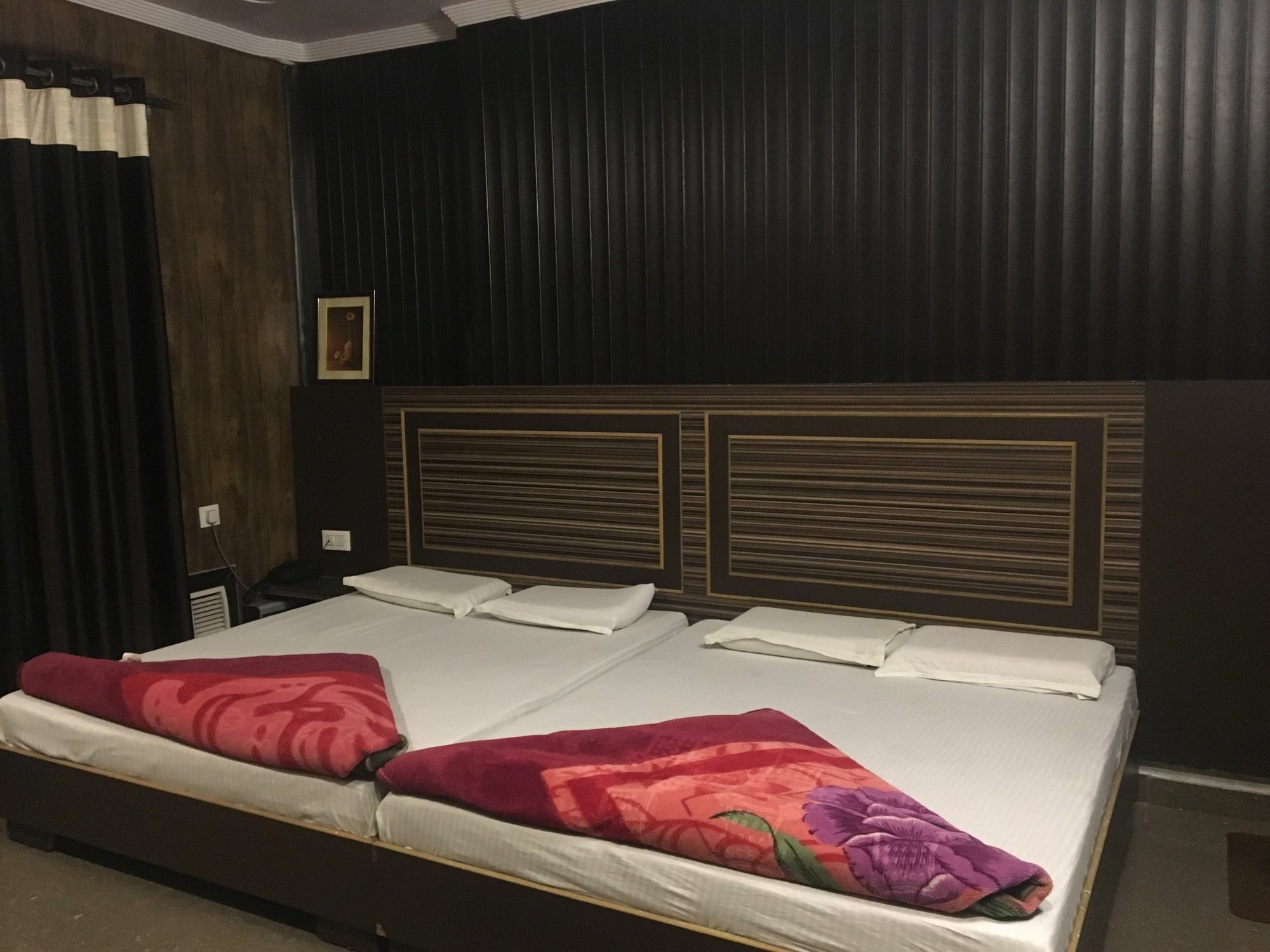 Grg Pardesi Hotel Haridwār Exteriör bild